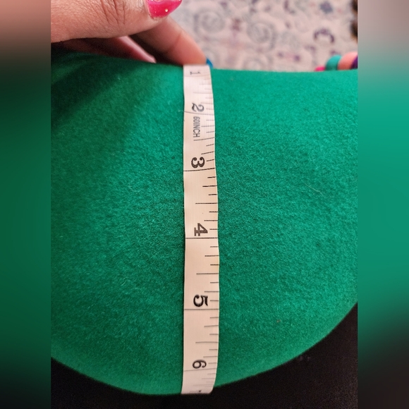 Source Unknown Green Felt Bag with Multicolor Strap - Picture 6 of 7